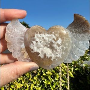 Quartzy white and golden yellow agate heart with wing